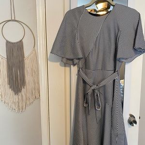 Banana Republic navy/white cocktail dress, size 4P